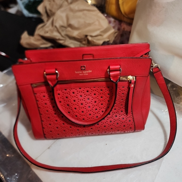 GUC  KATE SPADE (RARE SAMPLE  ) certified authentic - Picture 7 of 16
